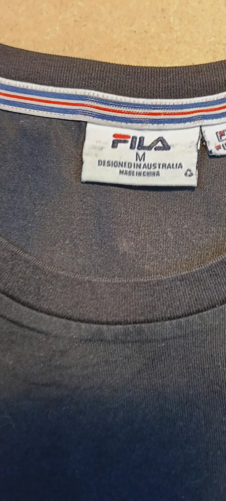 T-shirt Fila noir à col rond – Fila – taille M 4