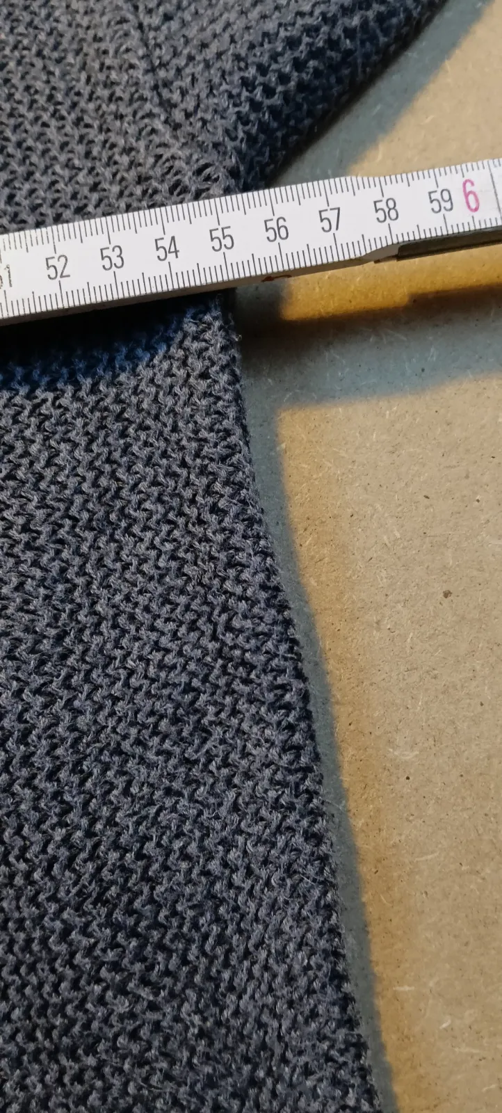 Pull col V Izod gris à rayures – Izod – taille M 4