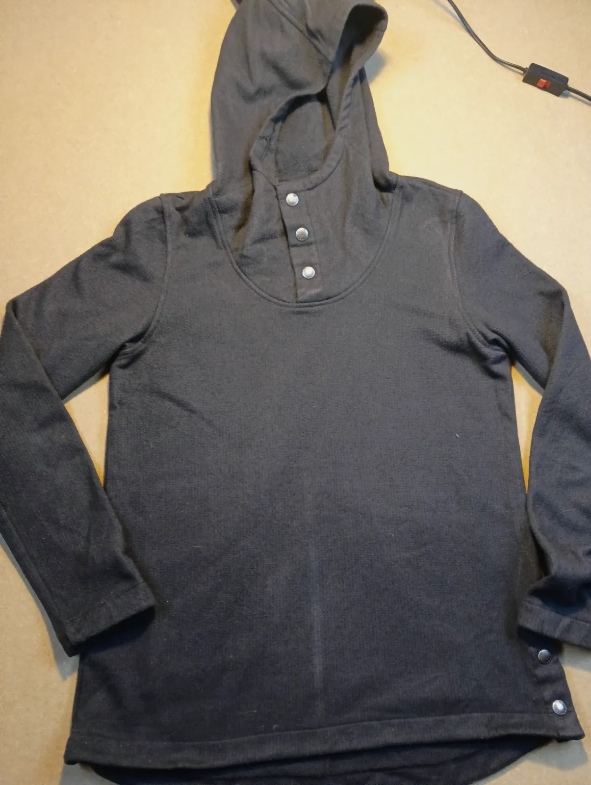 Sweat à capuche noir à boutons pression – The north face – taille M 2