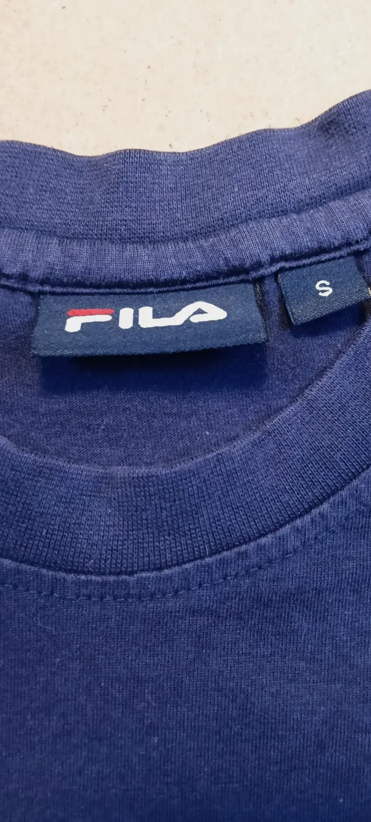 T-shirt Fila bleu marine à grand logo imprimé – Fila – taille S 3