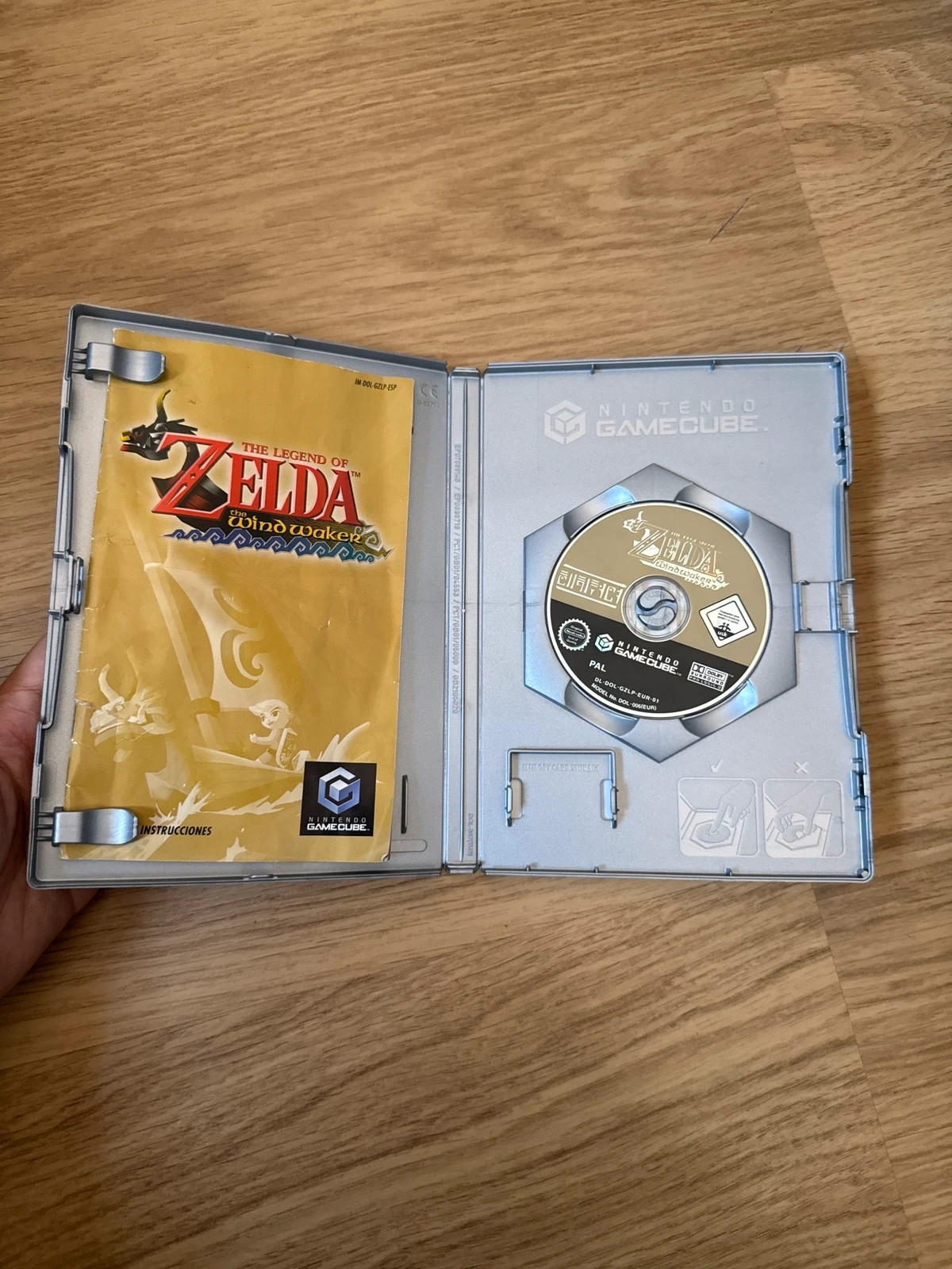 Zelda Wind Waker y Resident Evil Zero GameCube 5