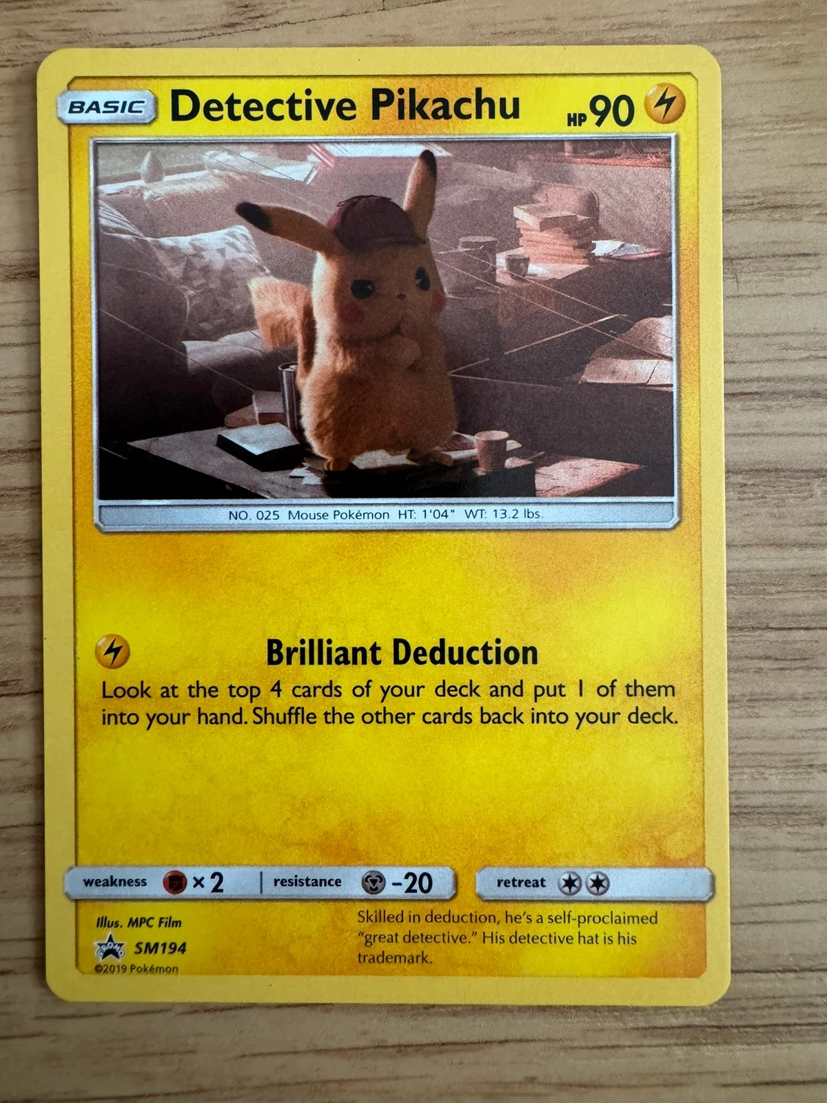 Detective Pikachu Pokemon TCG SM194 Holo Sol y Luna Promo 2019 Black Star – Pokémon