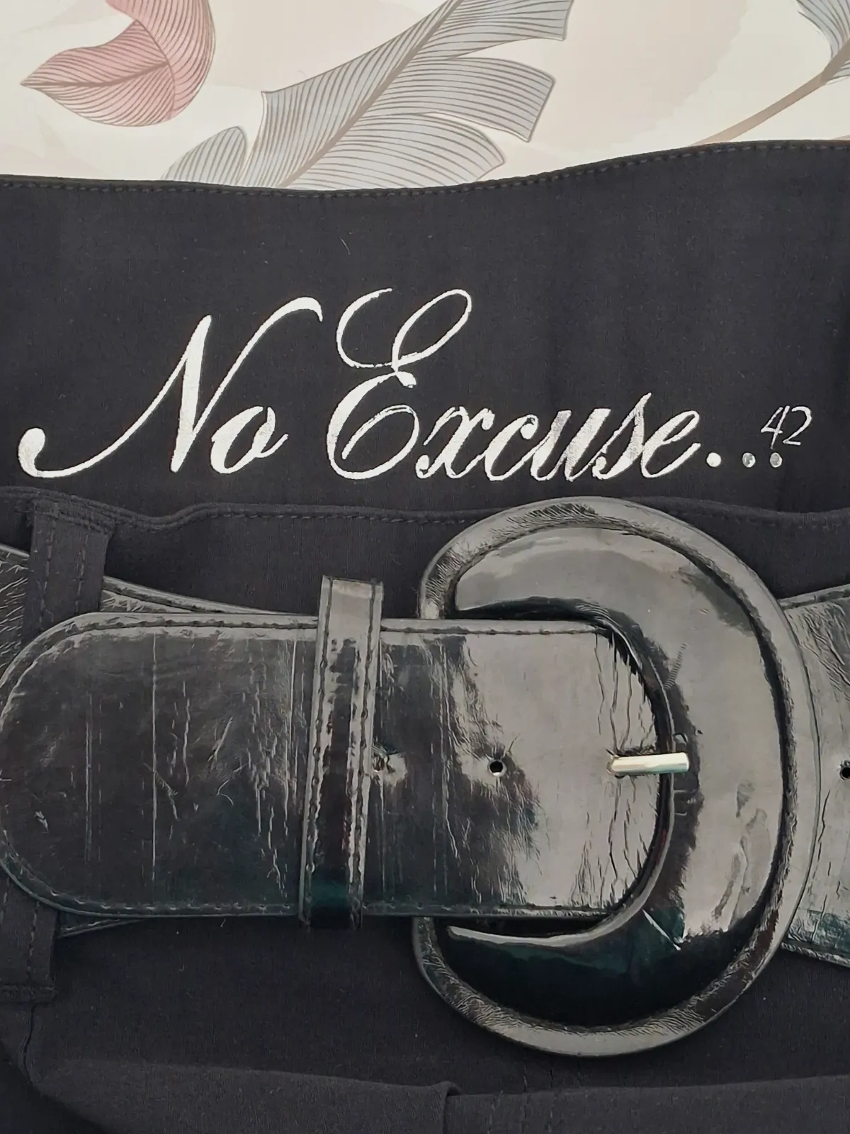 Jupe courte noire ceinturée avec volant – No excuse – taille 42 5