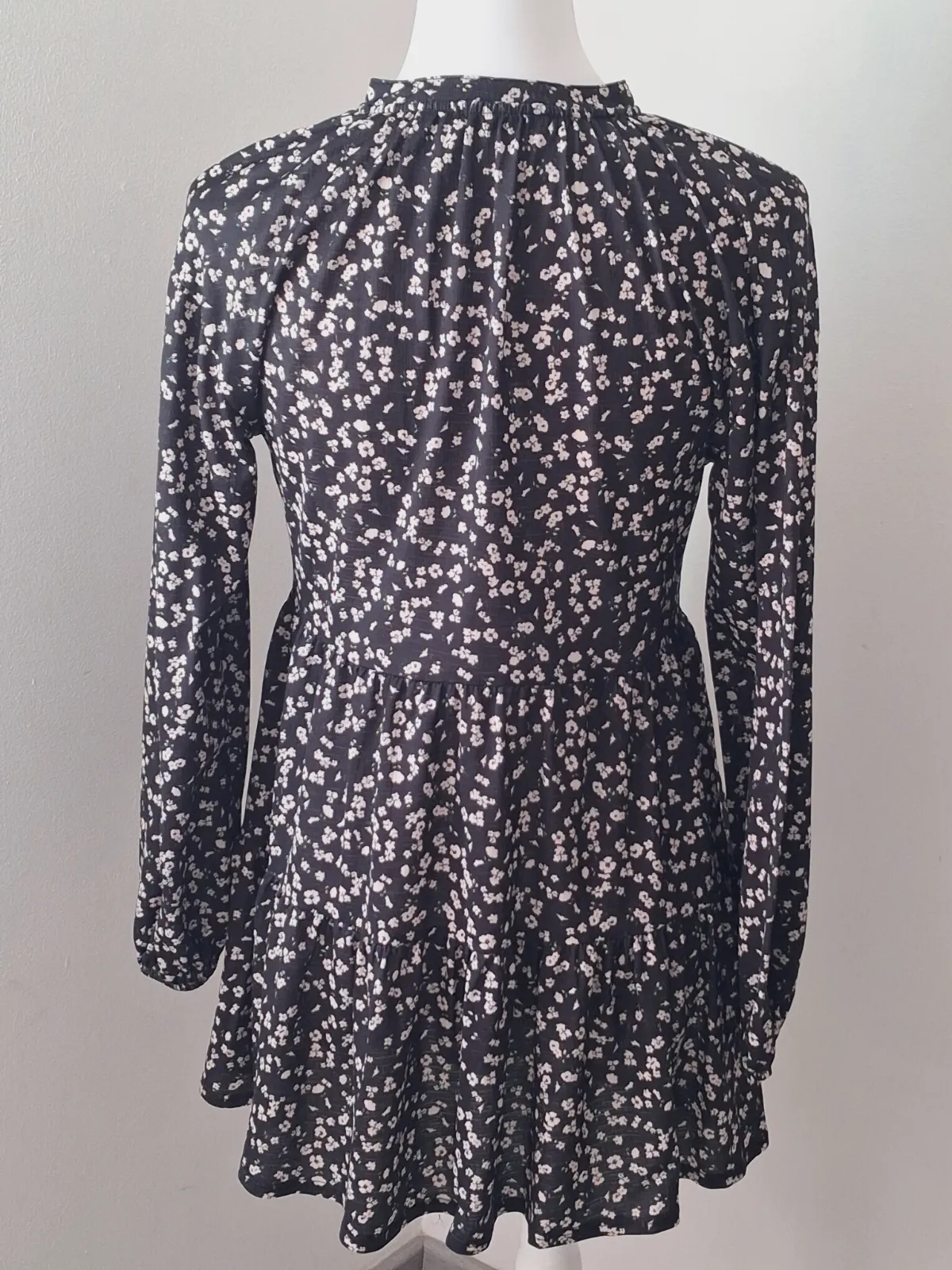 Robe courte fluide à imprimé fleuri – Pull & Bear – taille XS 3