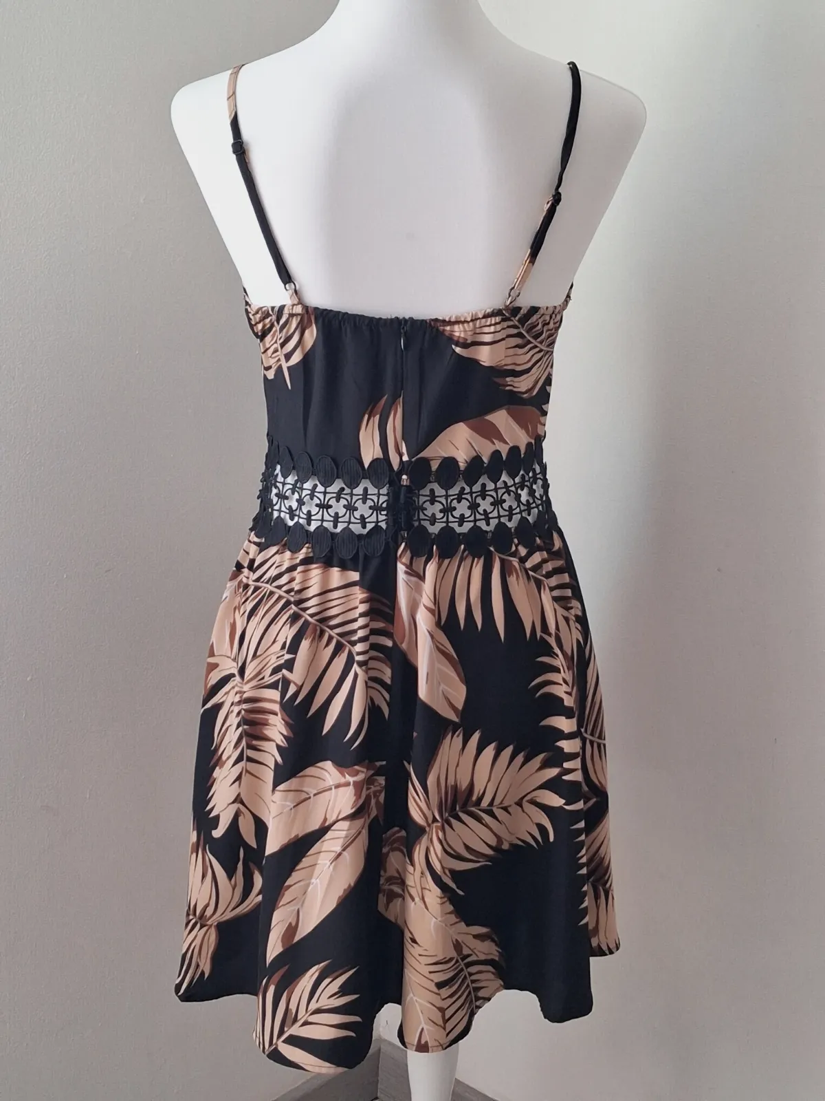 Robe courte à bretelles motif tropical – Shein – taille S 3