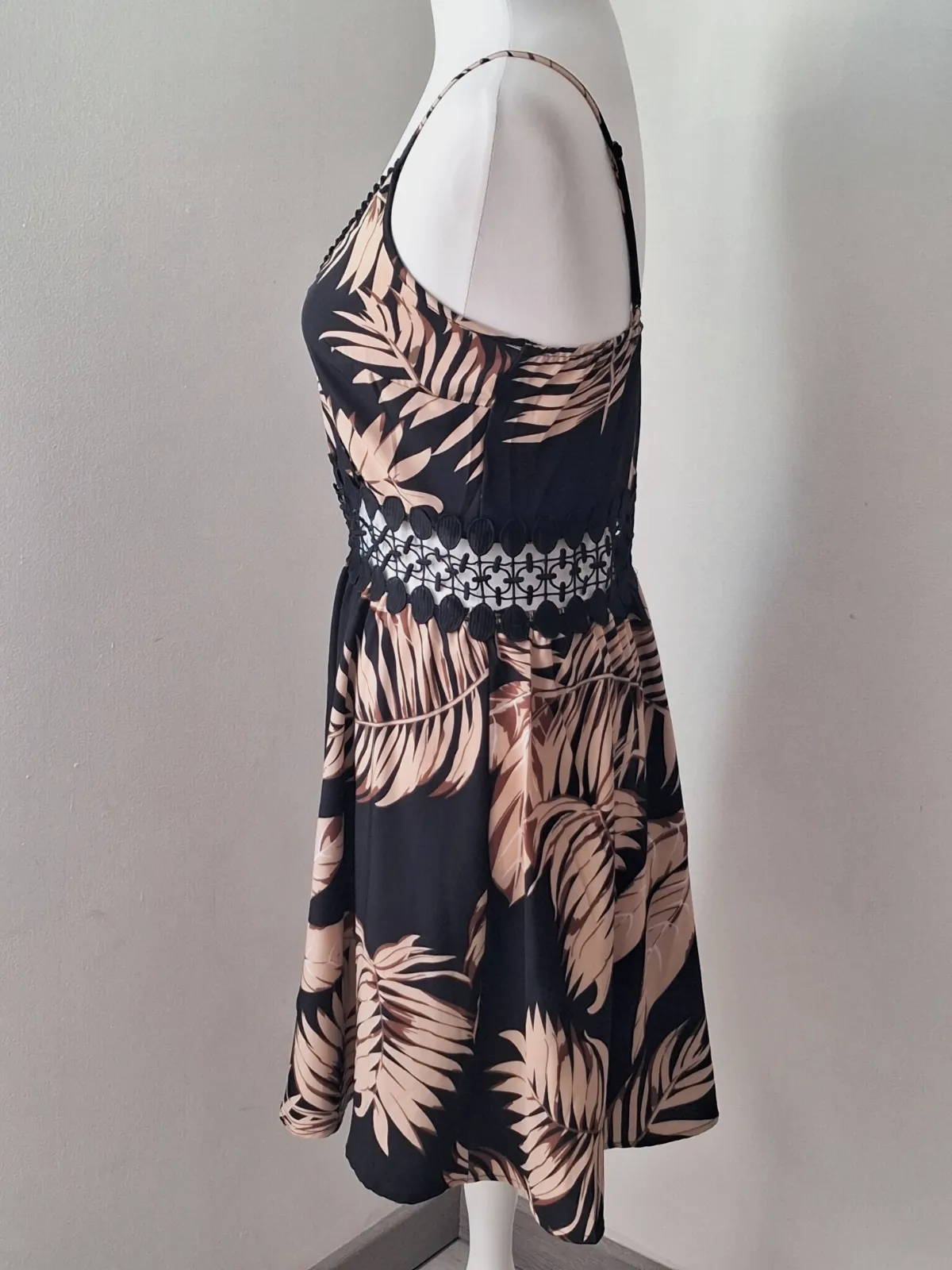 Robe courte à bretelles motif tropical – Shein – taille S 2