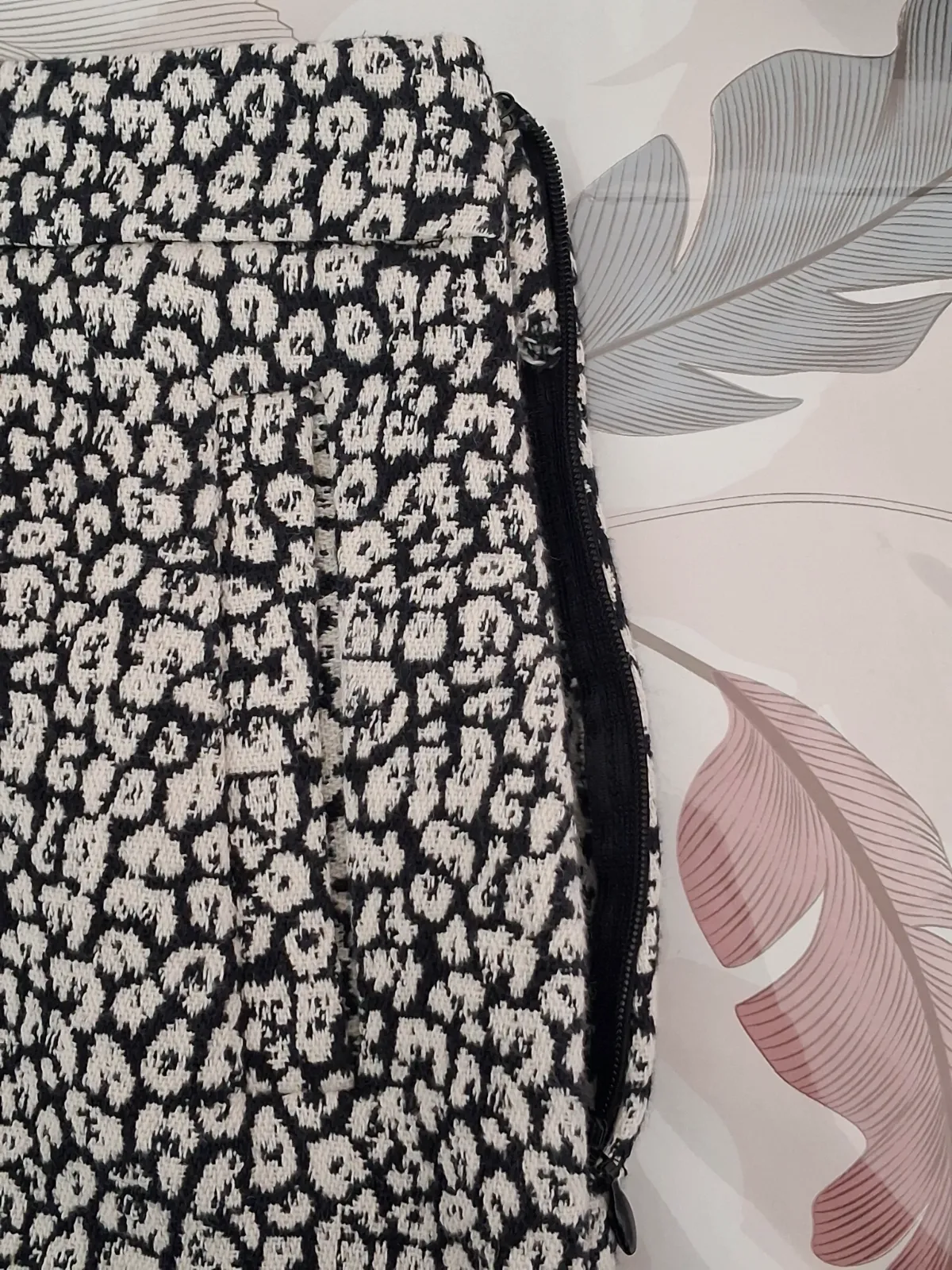 Jupe courte jacquard motif léopard noir et blanc – Mango – taille 34 5