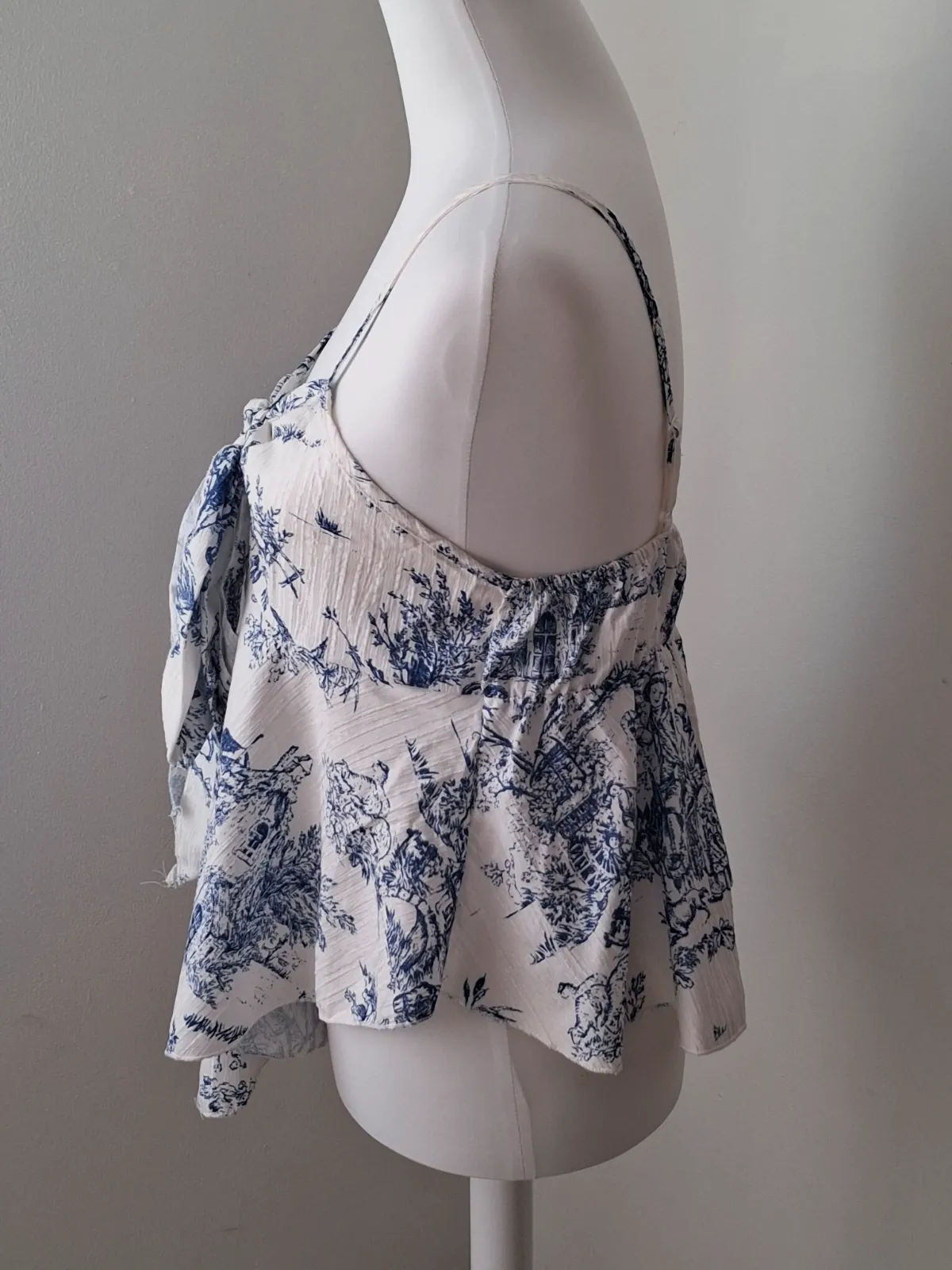 Top caraco à bretelles motif Toile de Jouy bleu et blanc – Shein – taille L 2