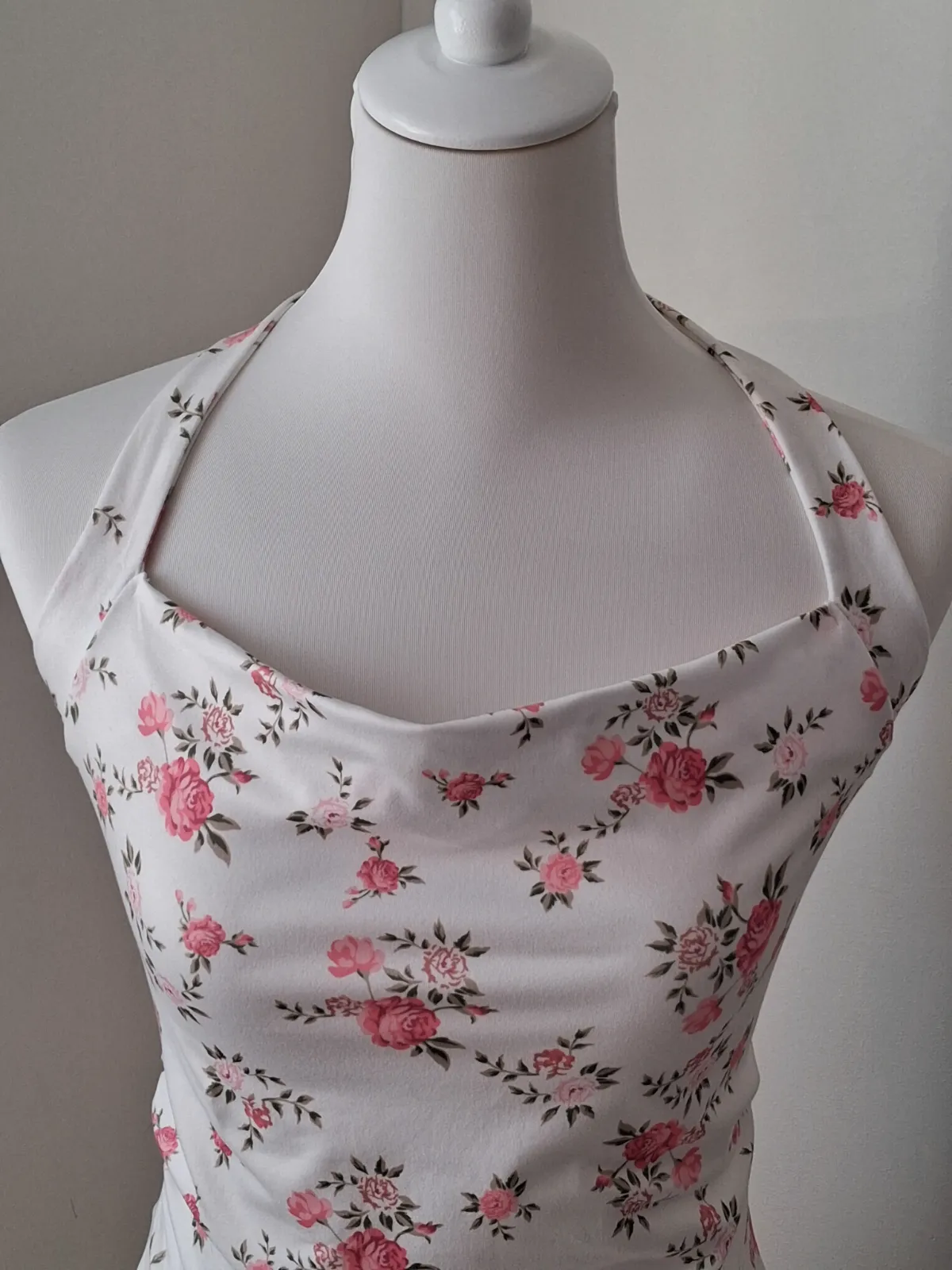 Robe courte dos nu à fleurs – Shein – taille S 4