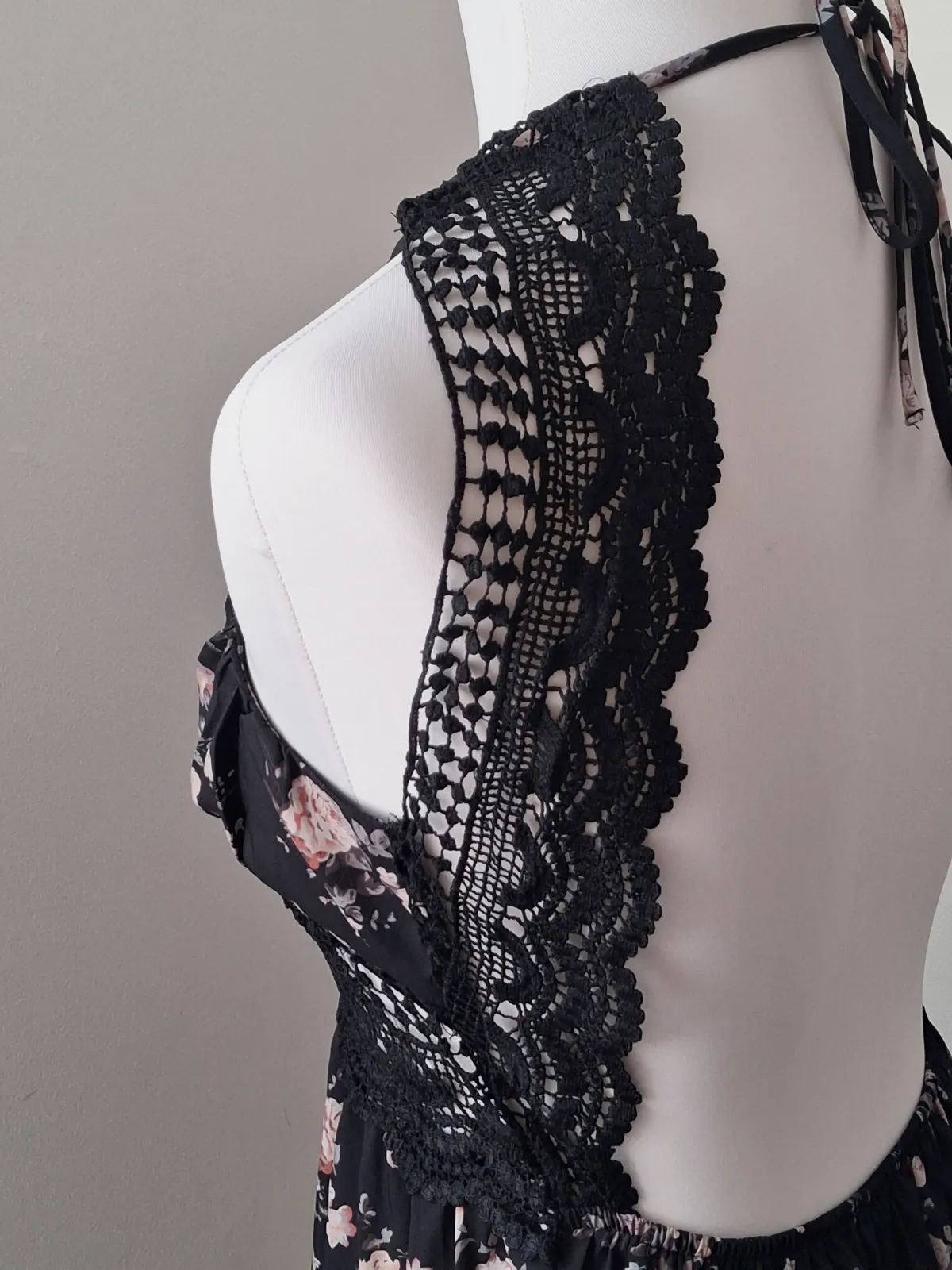 Robe courte fleurie dos nu avec dentelle – Shein – taille S 6