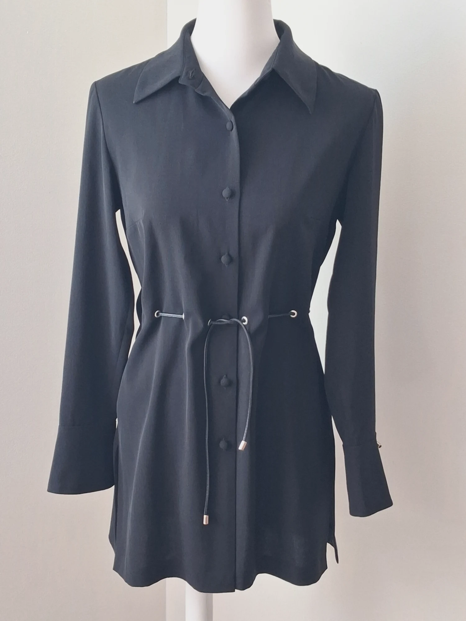 Robe chemise noire à manches longues – Un deux trois – taille L