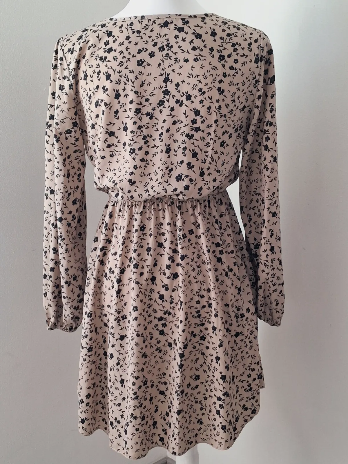 Robe courte fluide à imprimé floral – Shein – taille S 3