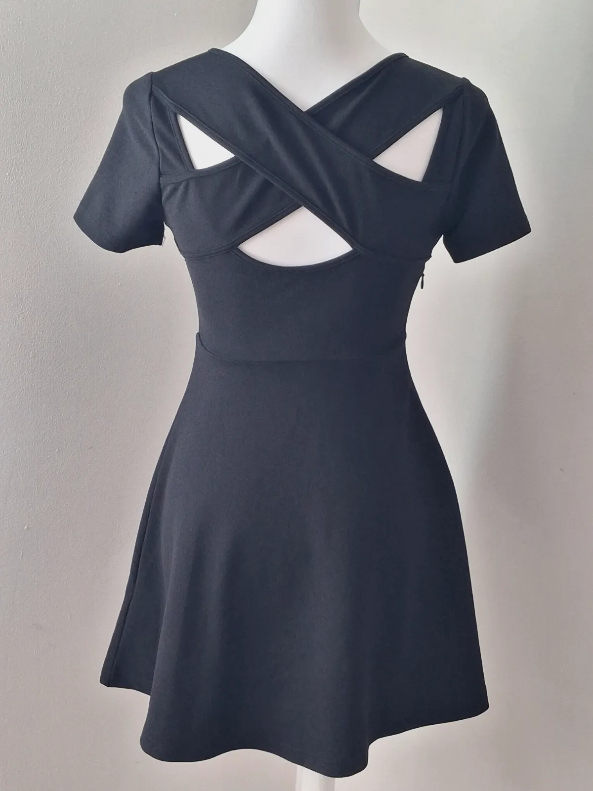 Robe courte noire dos croisé – Shein – taille XS 3