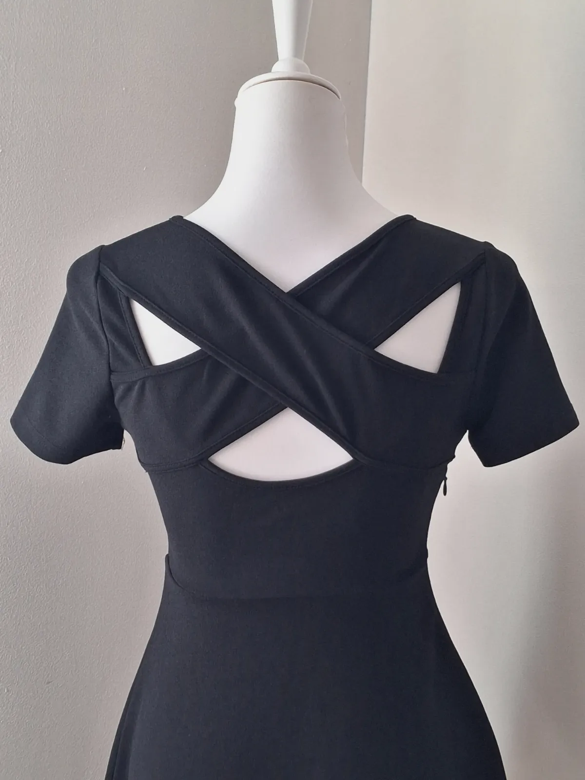 Robe courte noire dos croisé – Shein – taille XS 4