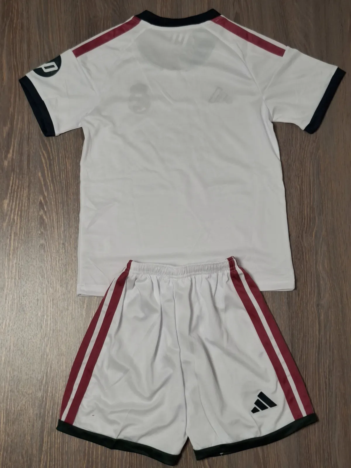 Maillot Real Madrid 2026/2027 – Adidas – taille 8 ans 6