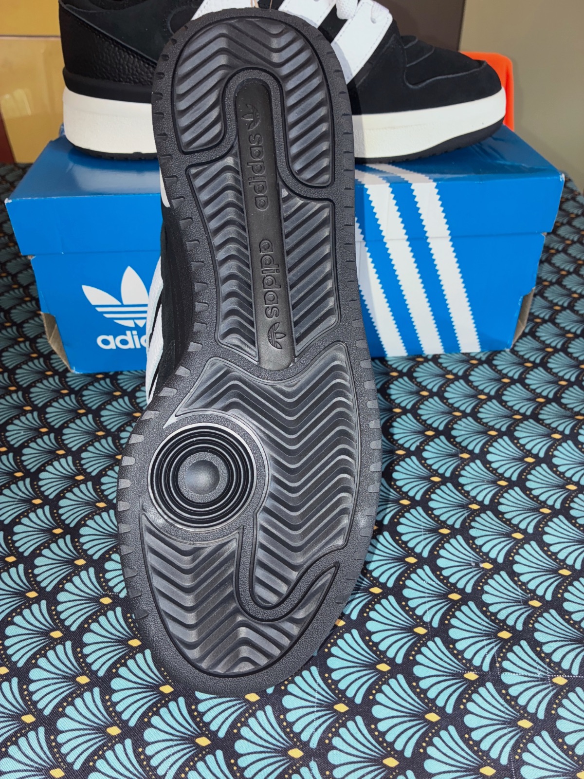 basket skate Adidas forum 2000 taille 44 2/3 noir valeur 130 eu – Adidas – taille EU 44 9