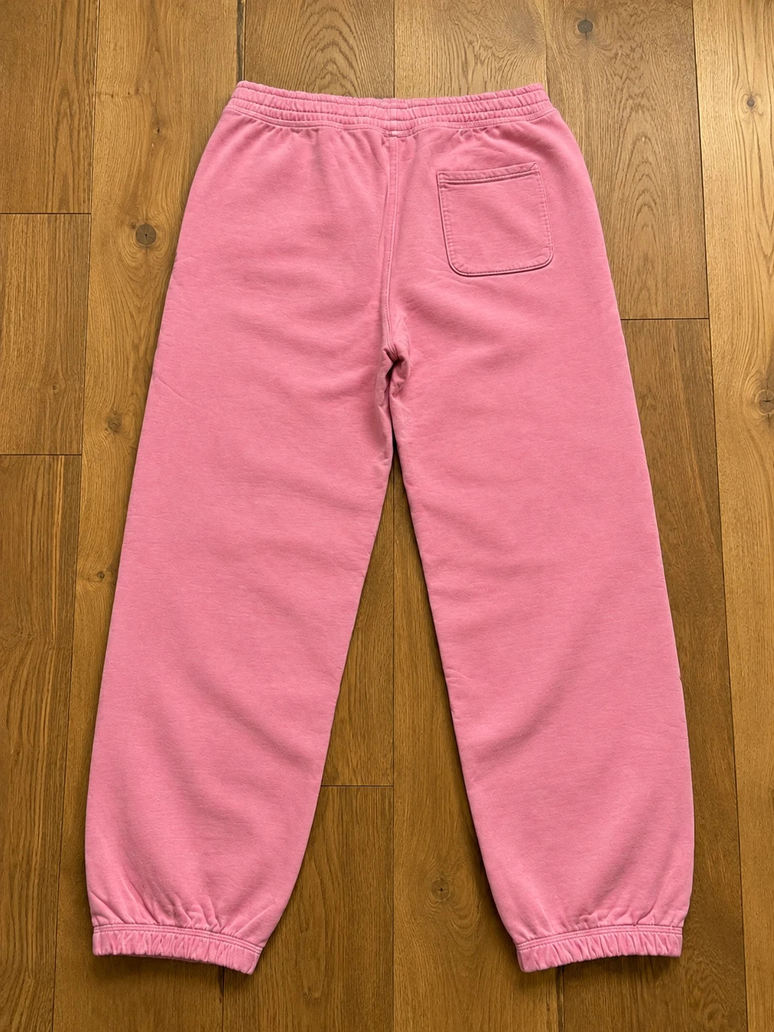 Pantalon de jogging Stussy Stock Logo Pant rose en molleton de coton délavé Taille L – Stüssy – taille L 3