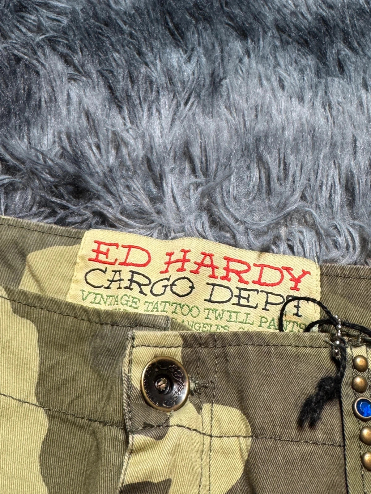 Pantalon cargo flare Ed Hardy camouflage broderie tête de mort strass clouté Taille 40 Vintage Y2K – Ed Hardy – taille L / 40 / 12 5