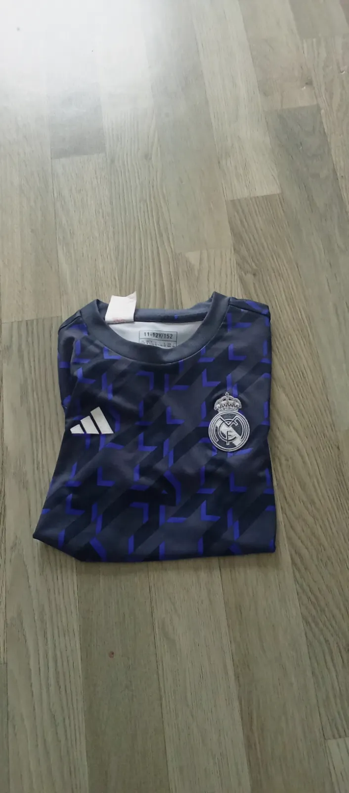 T-shirt Real Madrid – Adidas – taille 12 ans 3