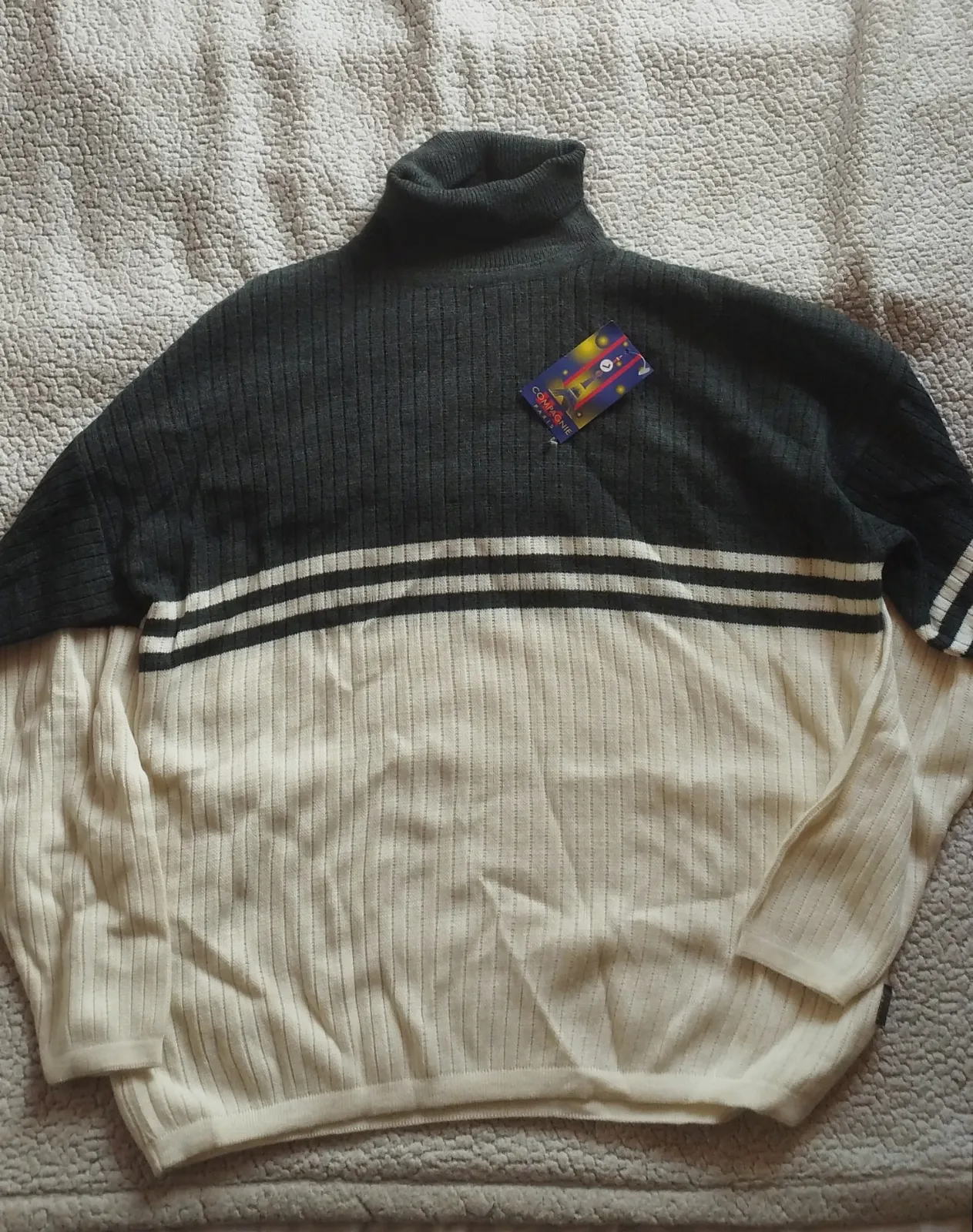 Pull col roulé vintage "Compagnie Paris" bicolore  NEUF AVEC ÉTIQUETTE. Taille L