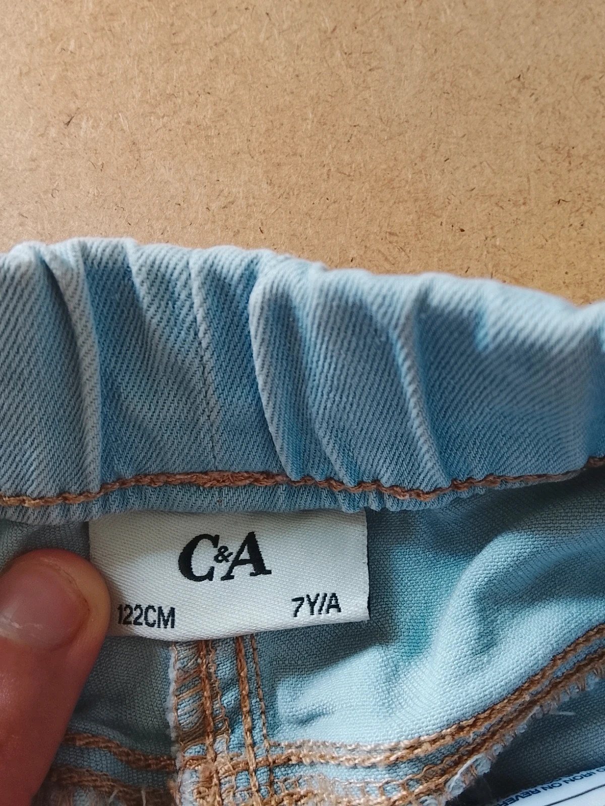 Jean bleu clair C&A 122cm (7 ans) – C&A – taille 7 ans / 122 cm 2