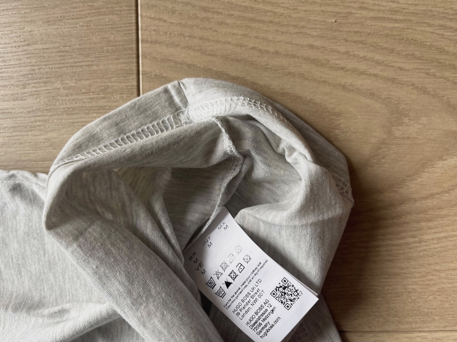 T-shirt gris Boss neuf avec étiquette – Hugo Boss – taille M 6
