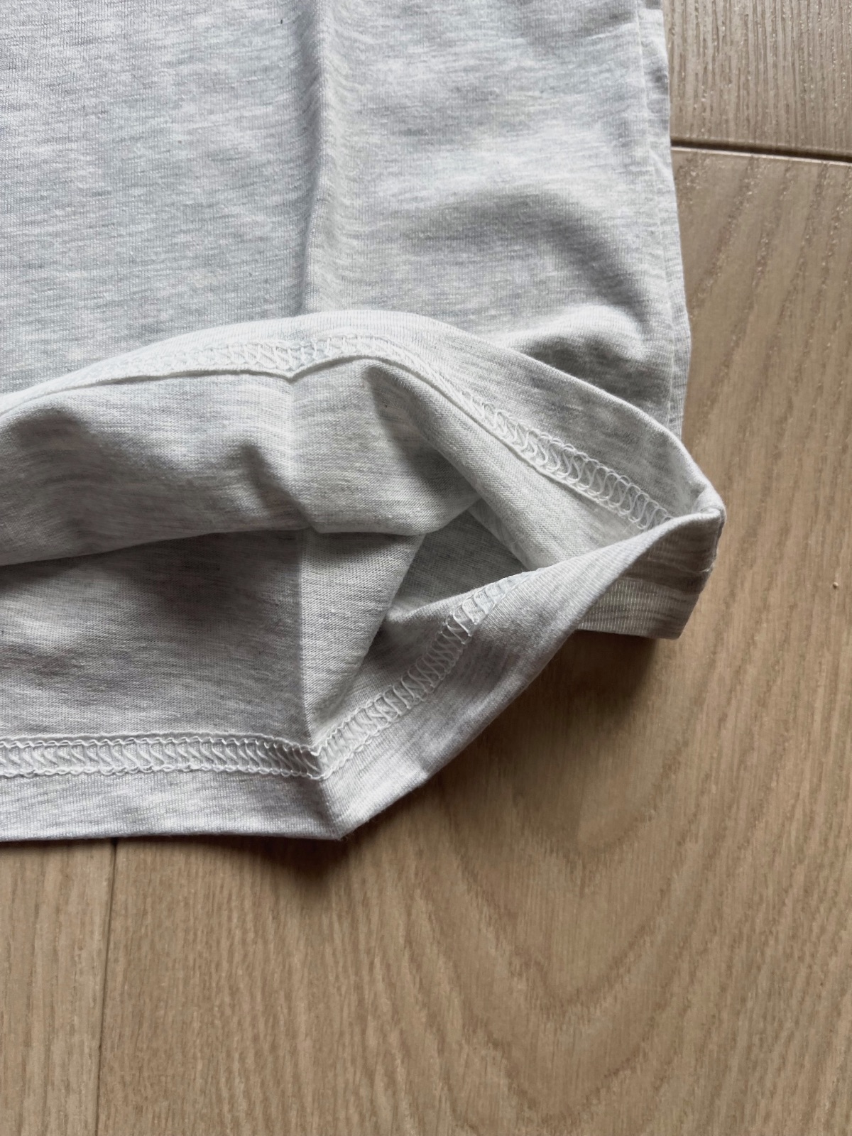 T-shirt gris Boss neuf avec étiquette – Hugo Boss – taille M 5