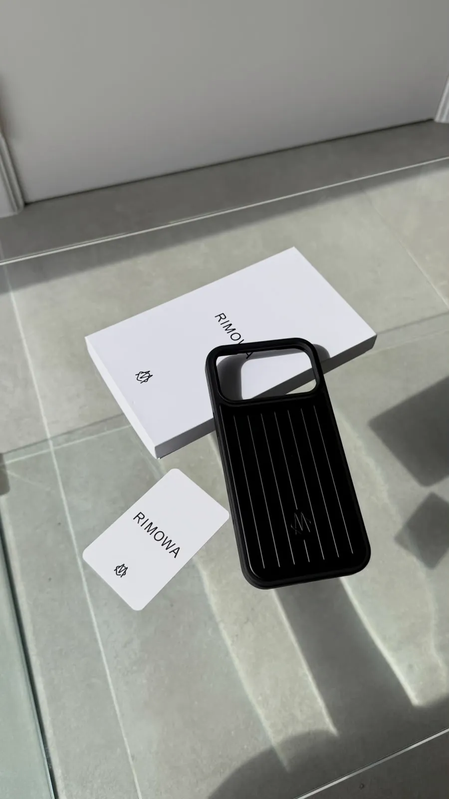 Coque de téléphone Rimowa noire 17 pro max – Rimowa 3