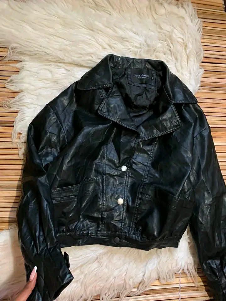 Veste en cuir noir court 2