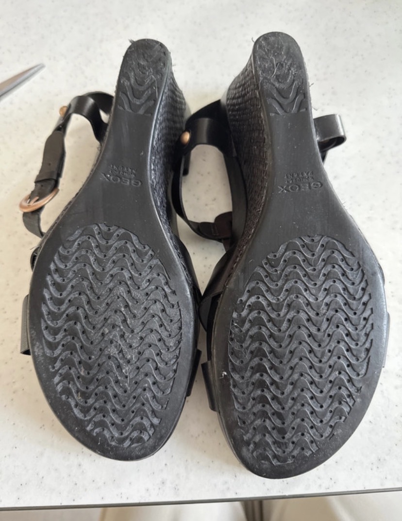 Sandales noires Geox cuir 3