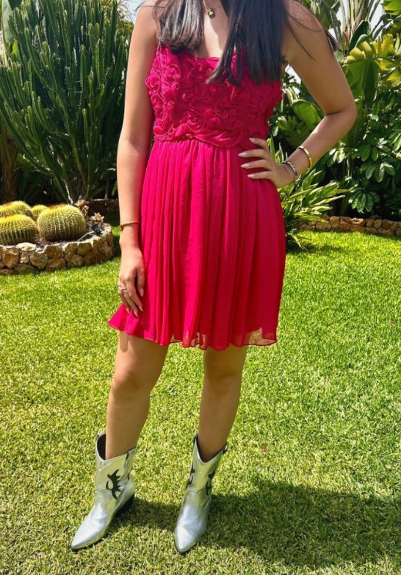 Robe rose fuchsia dentelle courte