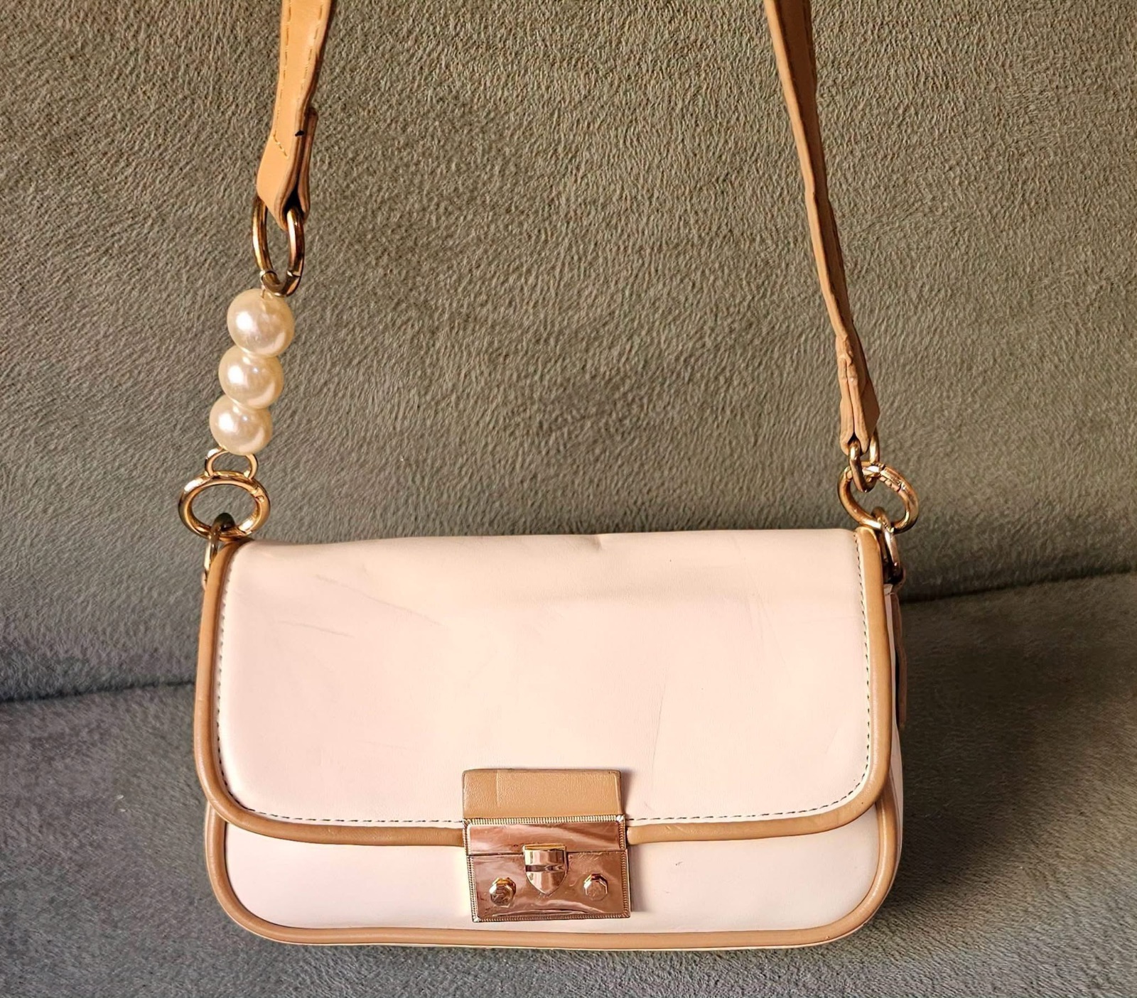 Sac à main colorblock beige et marron 4