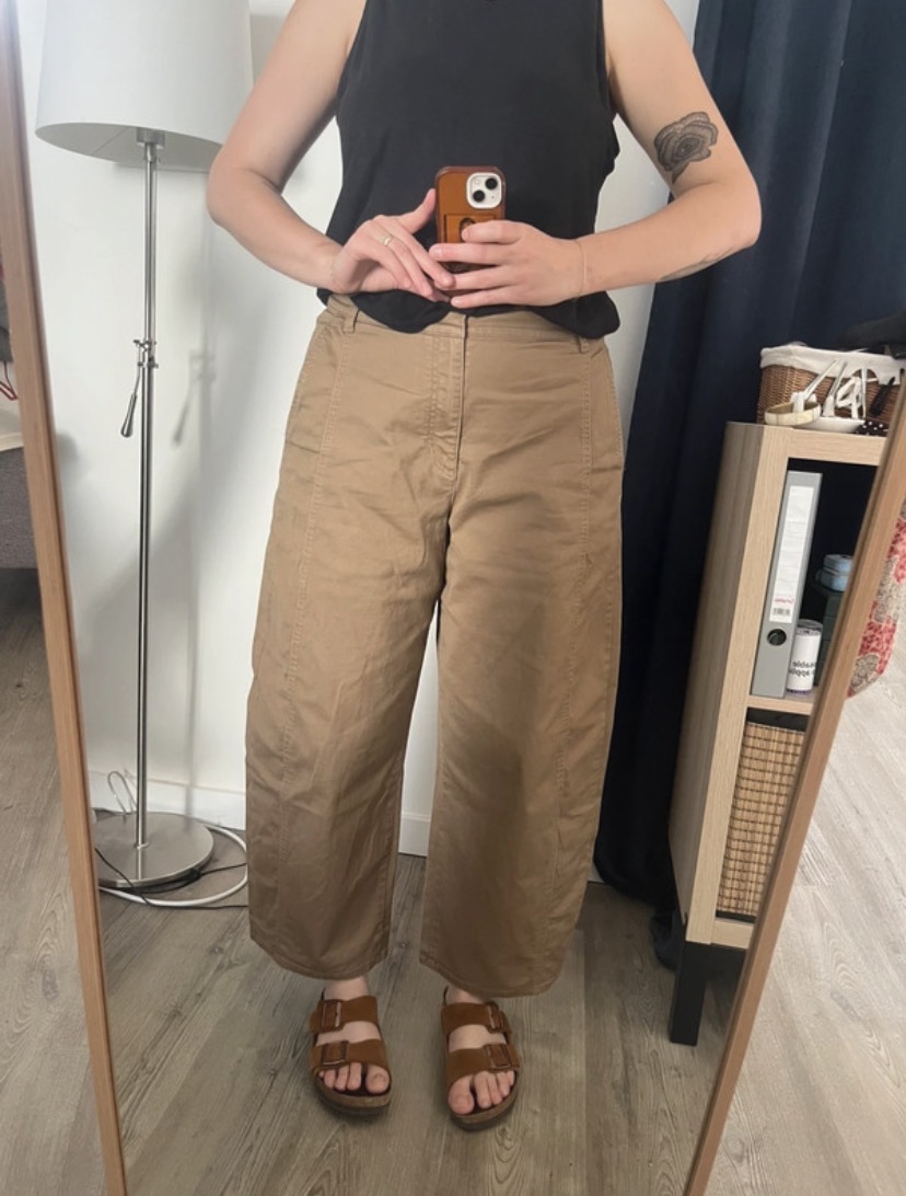 Pantalon large camel boutonné