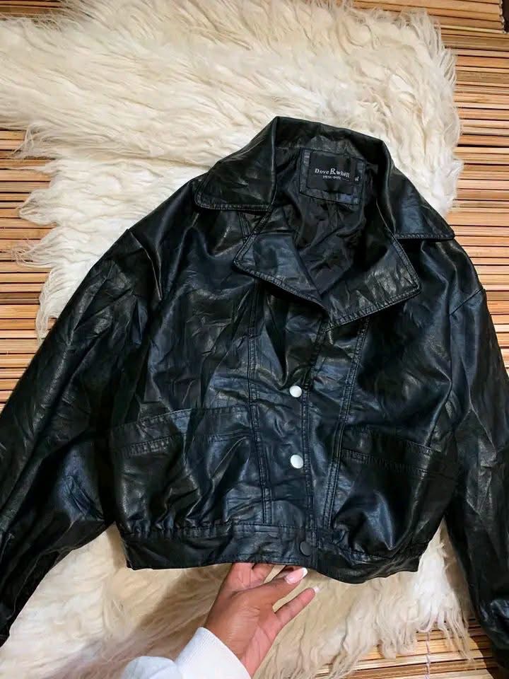 Veste en cuir noir court 3