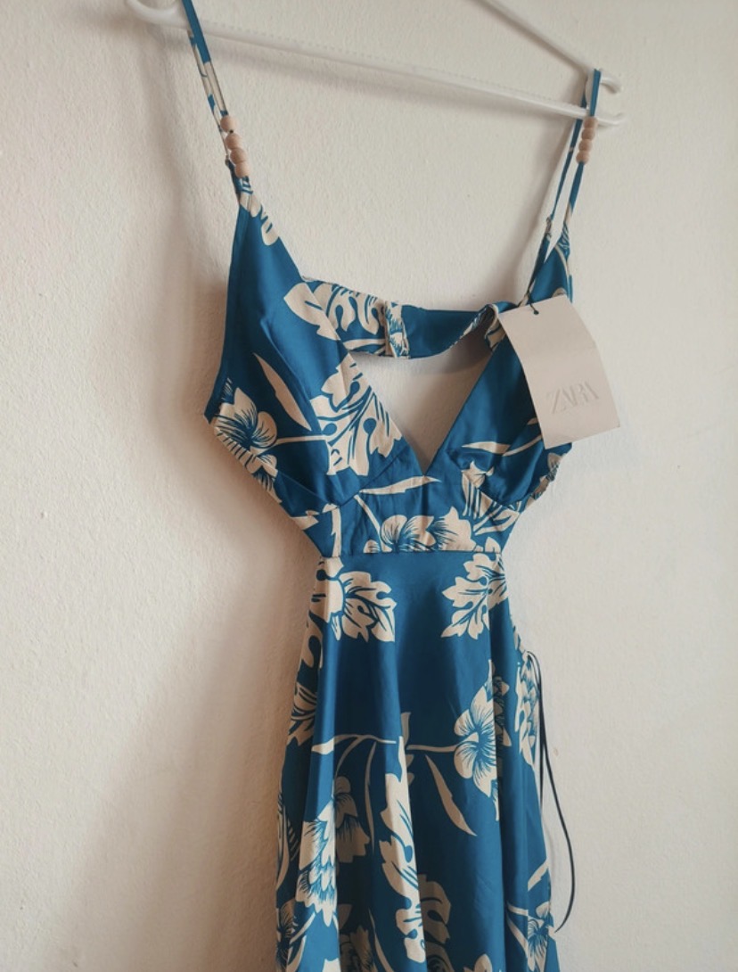 Robe longue bleu fleuri col V 3