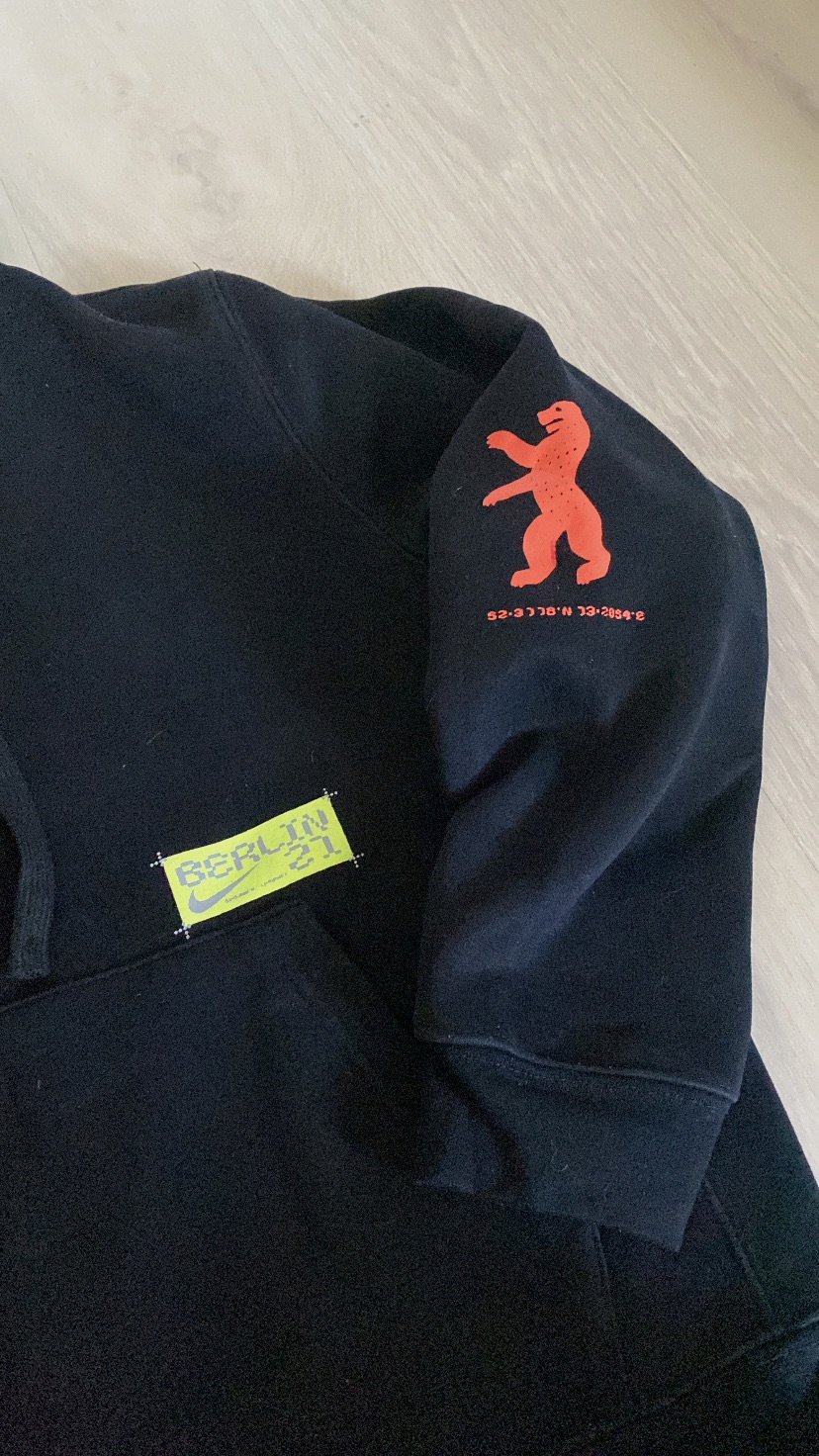Sweat à capuche Nike Berlin noir – Nike – taille M 4