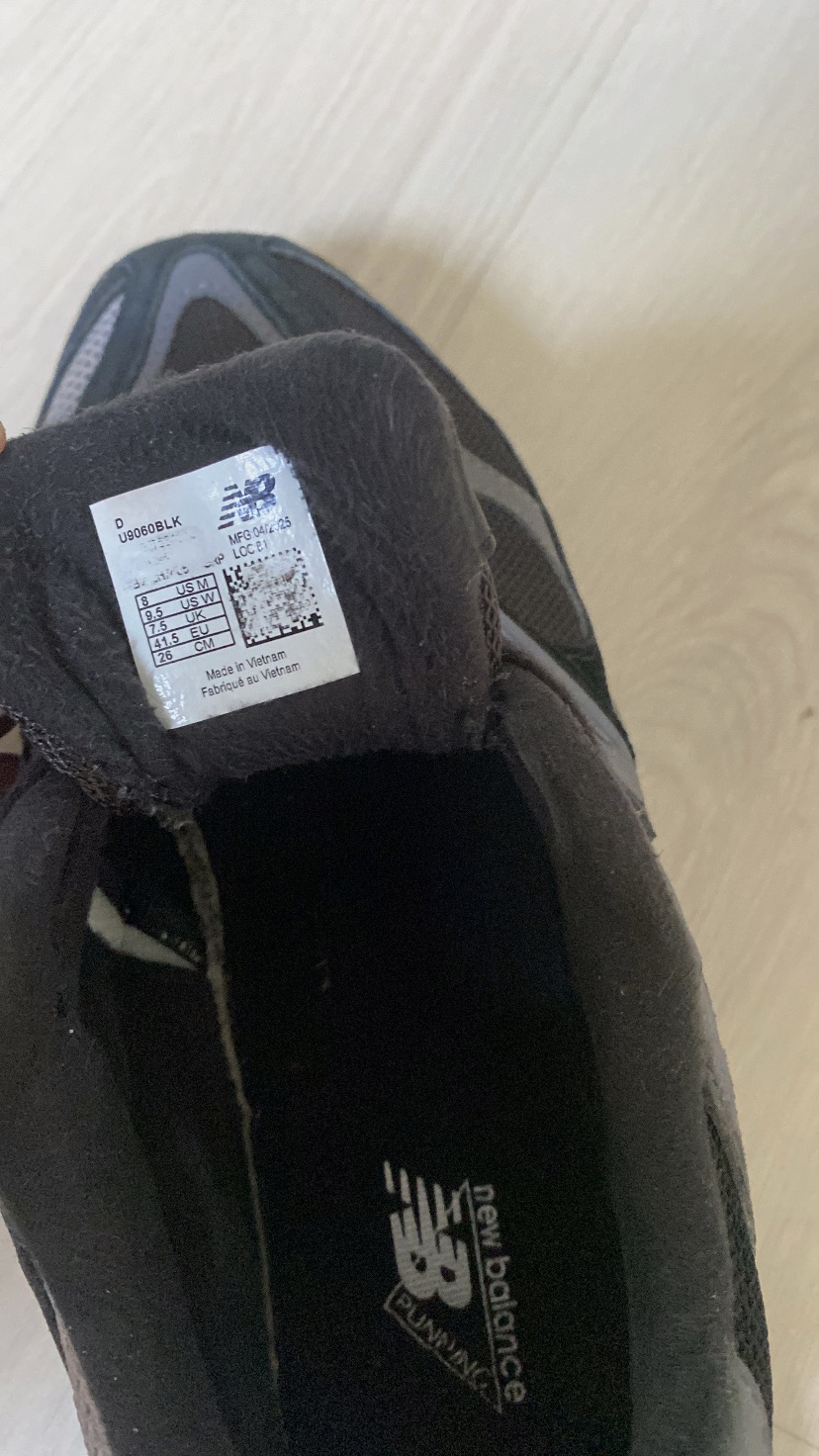 Baskets New Balance 9060 noires pointure 41.5 – New Balance – taille EU 41 4