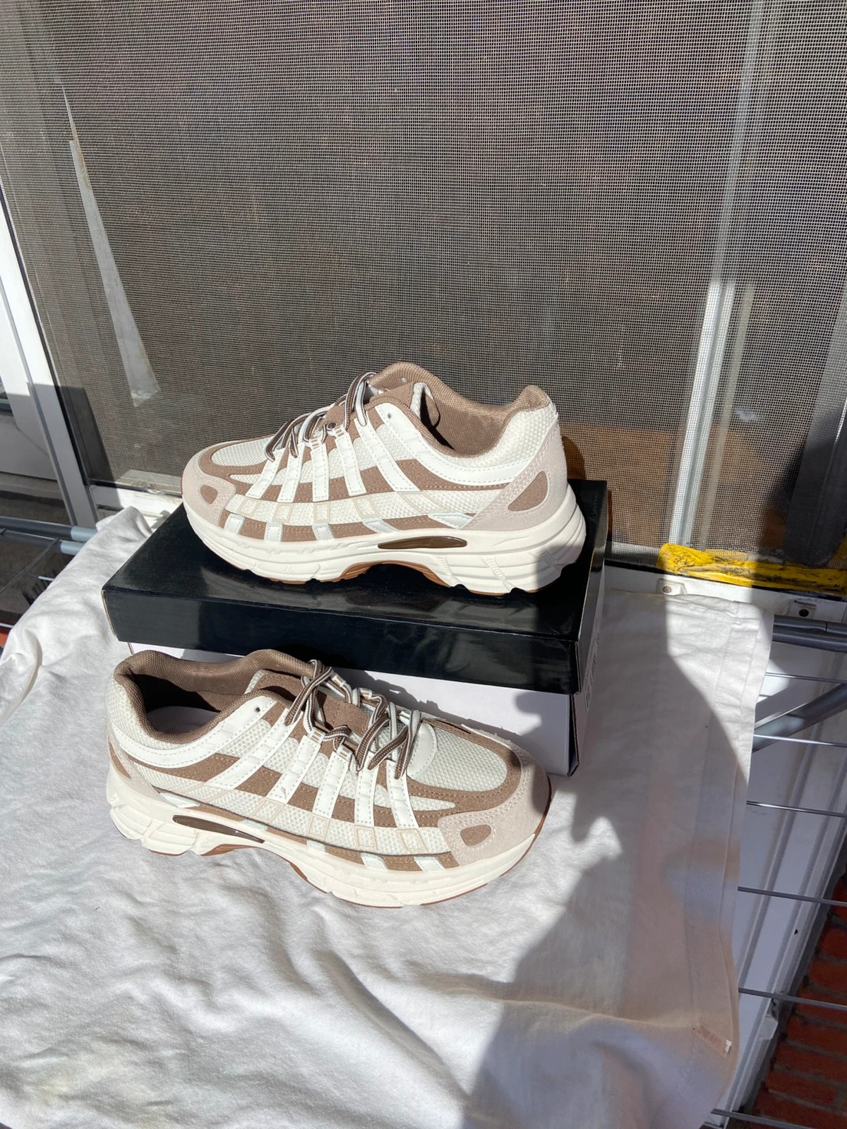 Woman sneakers 39