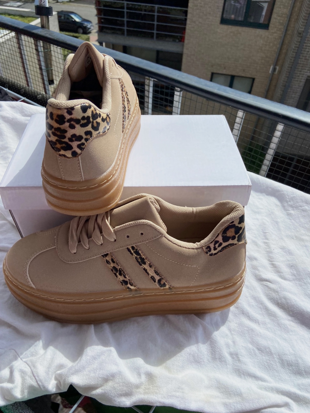 Woman sneakers 38 – Sans marque – taille EU 38 5