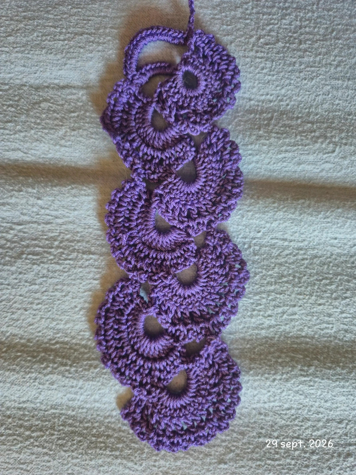 Magnifique grand marque page violet crochet 2