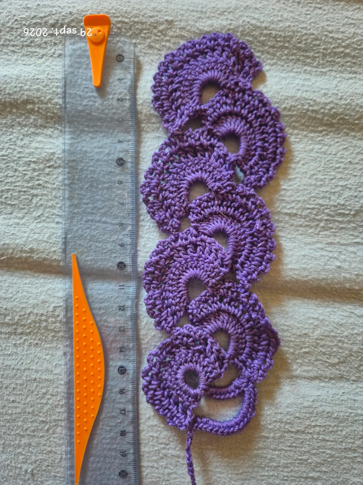 Magnifique grand marque page violet crochet 4