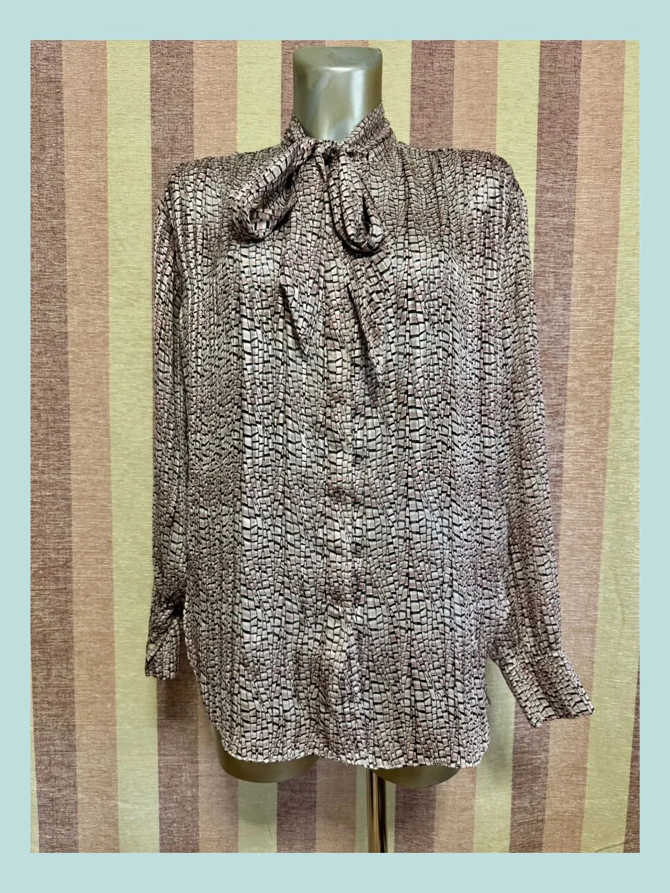 Blusa marca Reiss , talla 38 🍀
