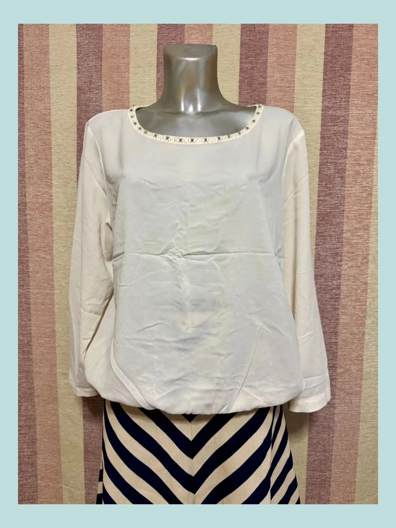 Blusa marca armani jeans talla 50 🍀