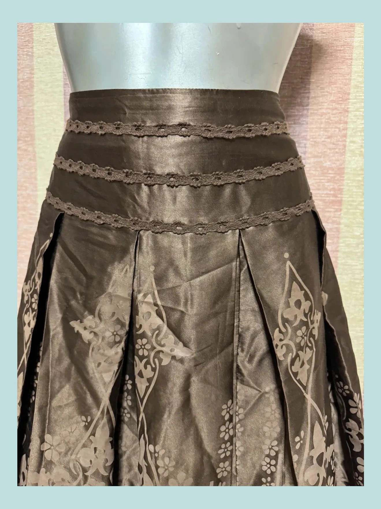 Falda satinada marca autograph , talla 40, tela seda y algodón 🍀 – M&S Autograph – taille L / 40 / 12 3