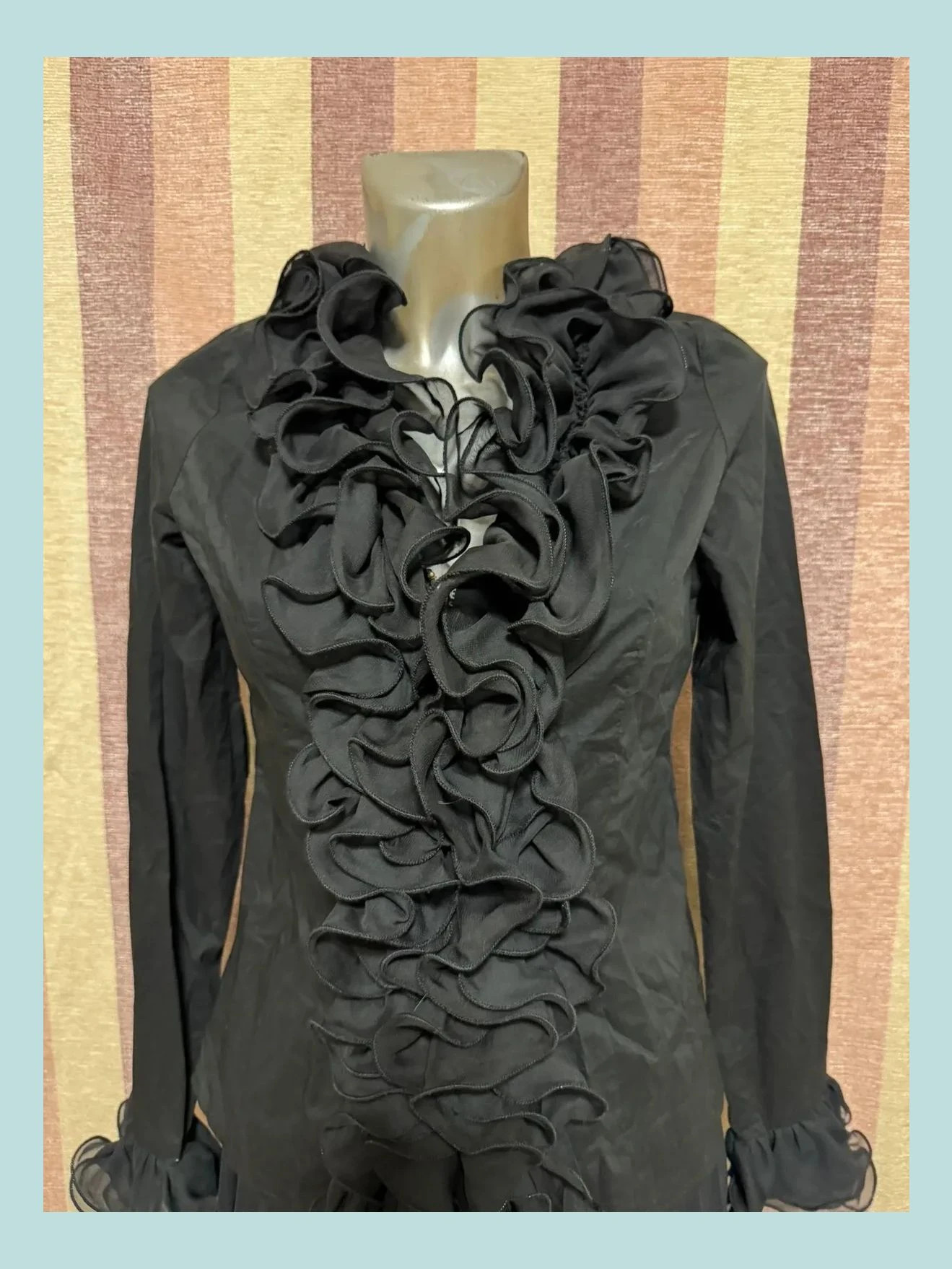 Blusa negra con volantes, talla M 🍀 – Flower by Charm's – taille M / 38 / 10 3