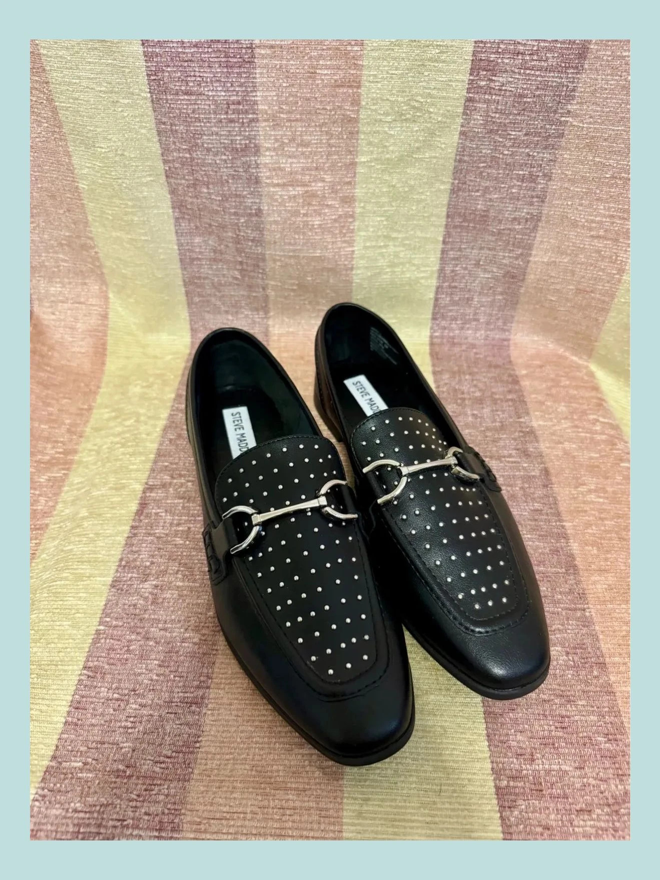 Mocasines piel negros con tachuelas de Steve Madden , número 39 🍀