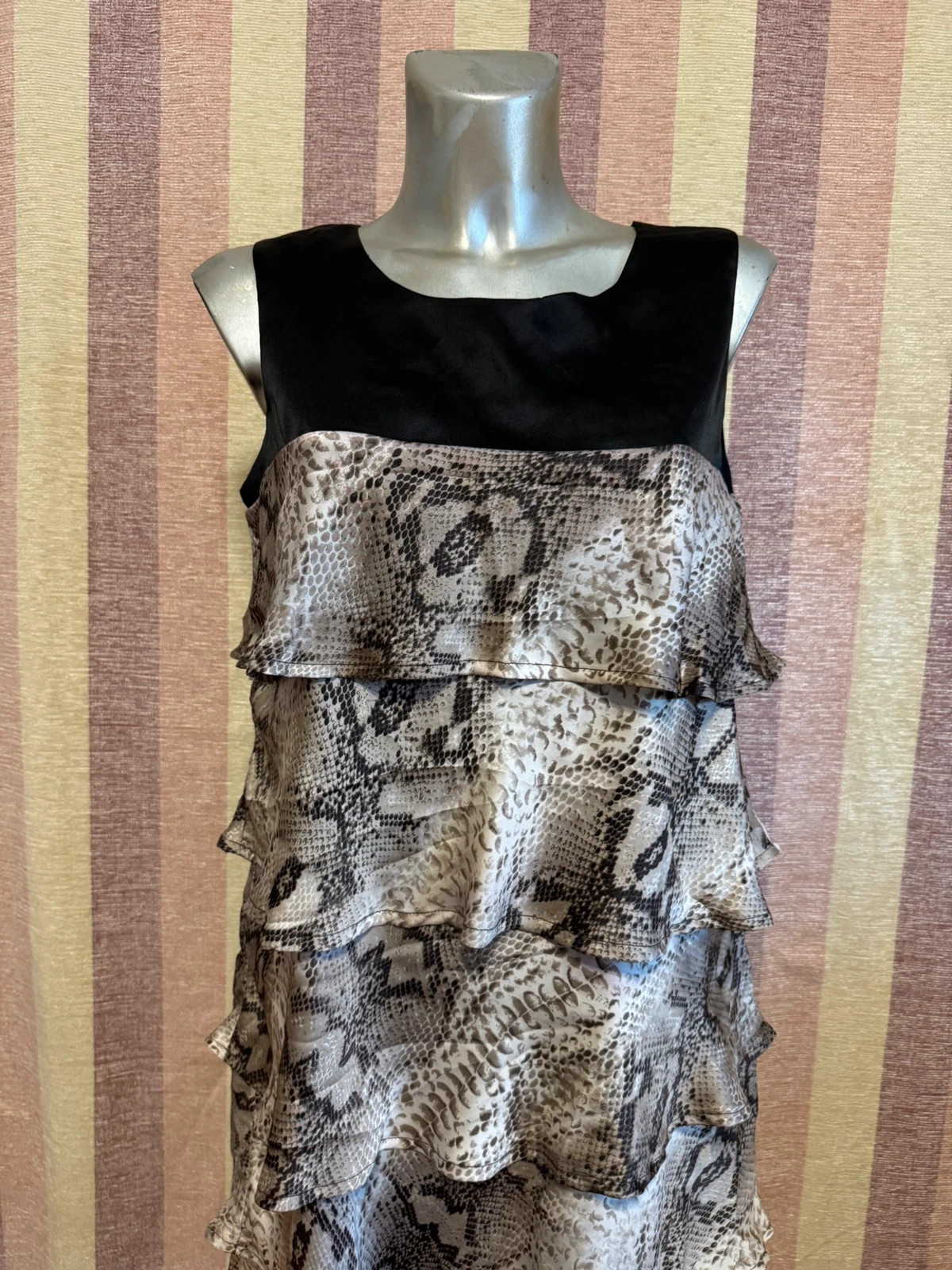 Vestido satinado volantes marca Vampy talla 42 🍀 – Vamp – taille XL / 42 / 14 3