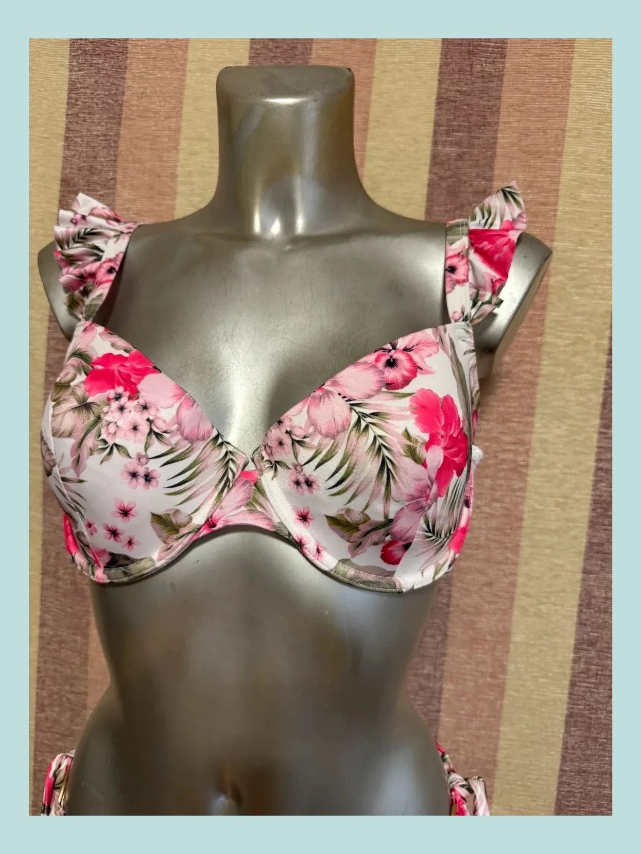 Bikini marca Hunkemoller , talla M , 95D 🍀 – Hunkemöller – taille M / 38 / 10 3
