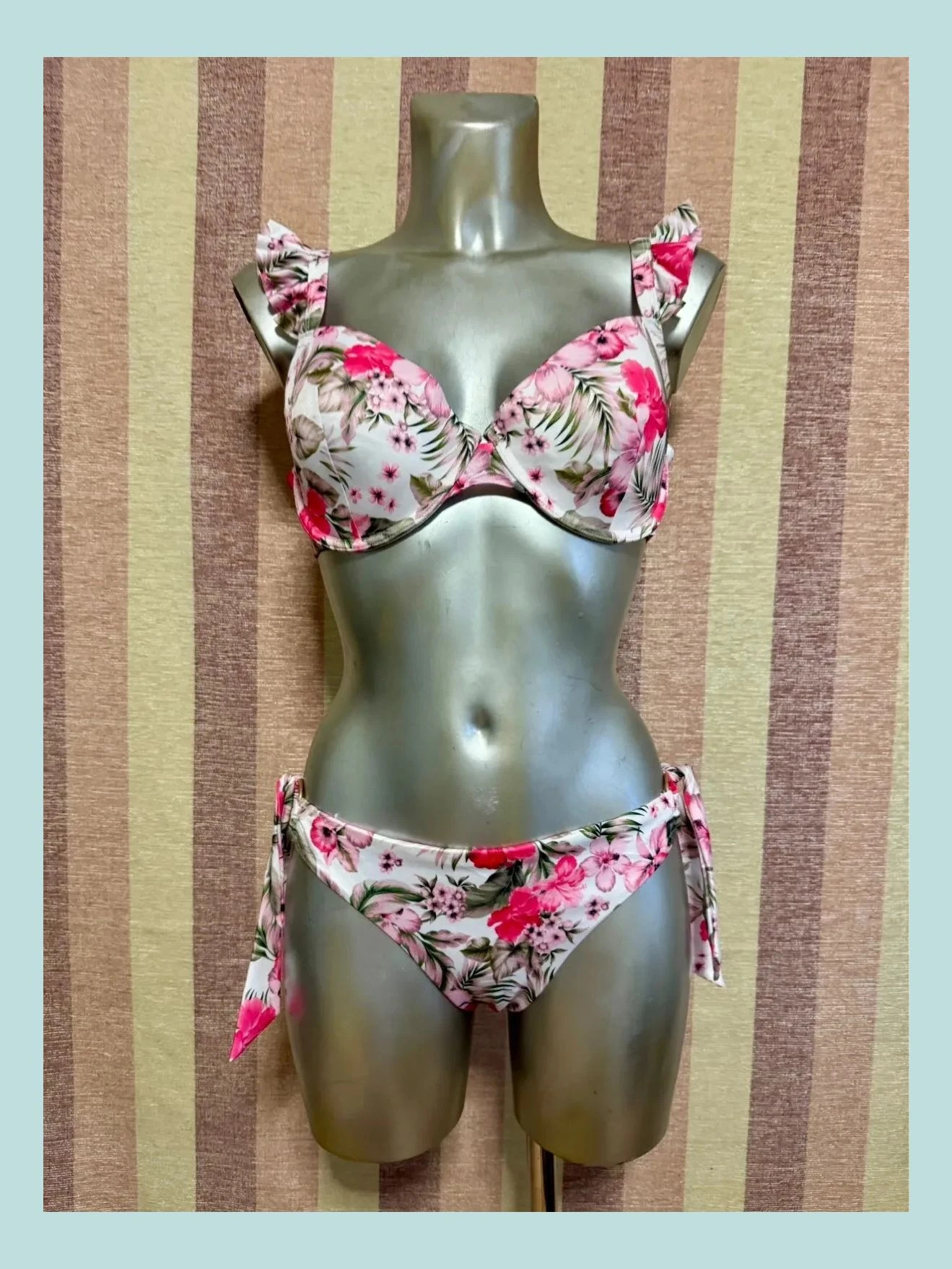 Bikini marca Hunkemoller , talla M , 95D 🍀