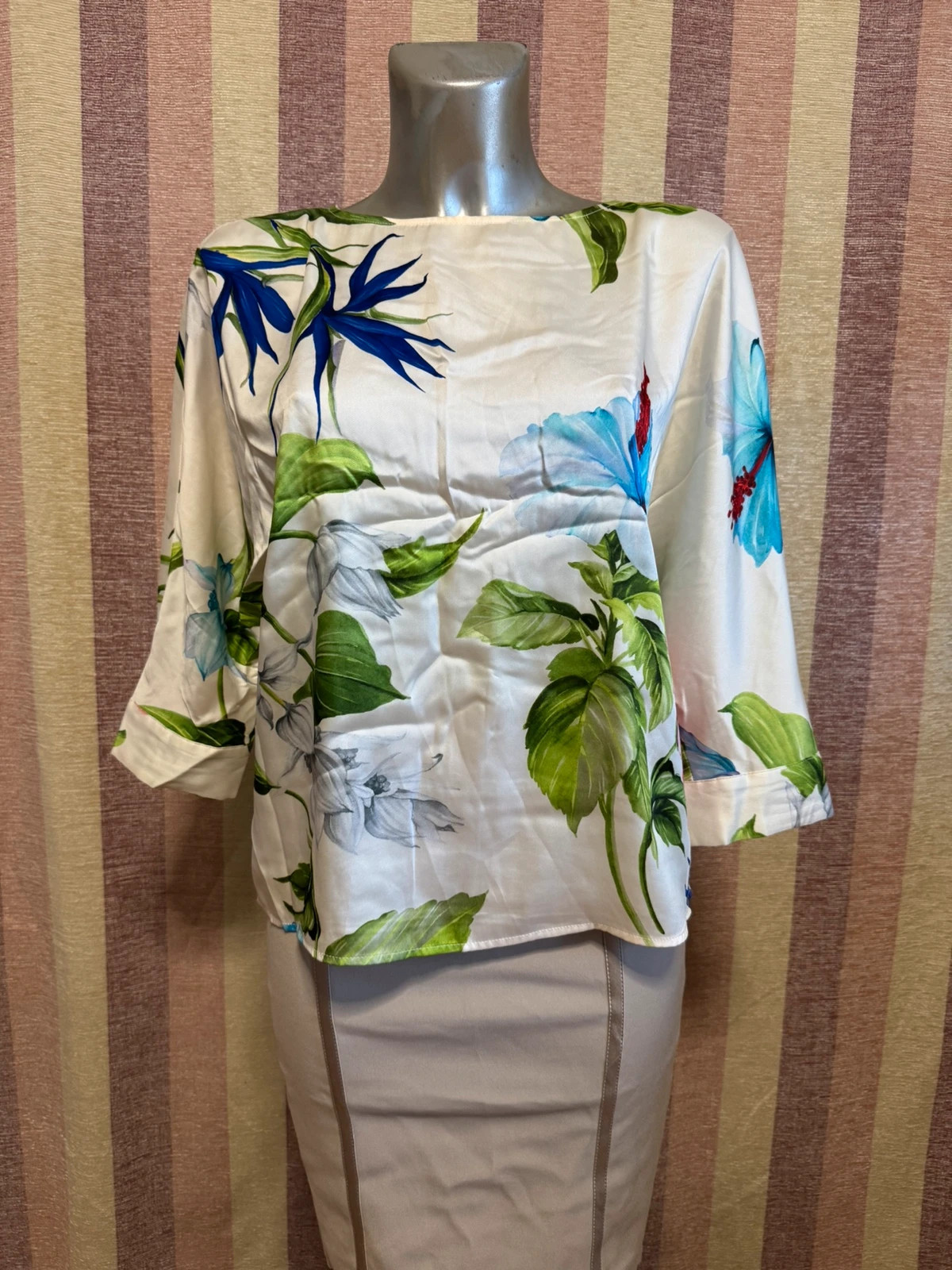 Blusa satinada flores de Zara , talla XS 🍀 – Zara – taille XS / 34 / 6